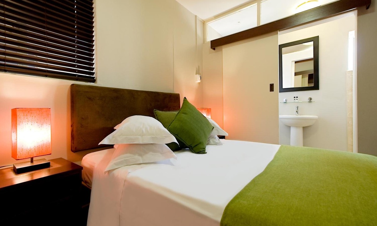 Port Elizabeth Central Hotel | 10 on Cape