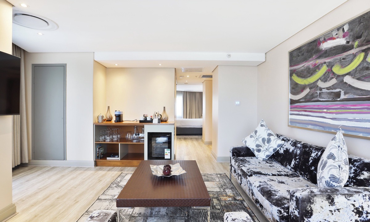 Greater Johannesburg Metropolitan Area Hotel | Holiday Inn Johannesburg - Rosebank by IHG