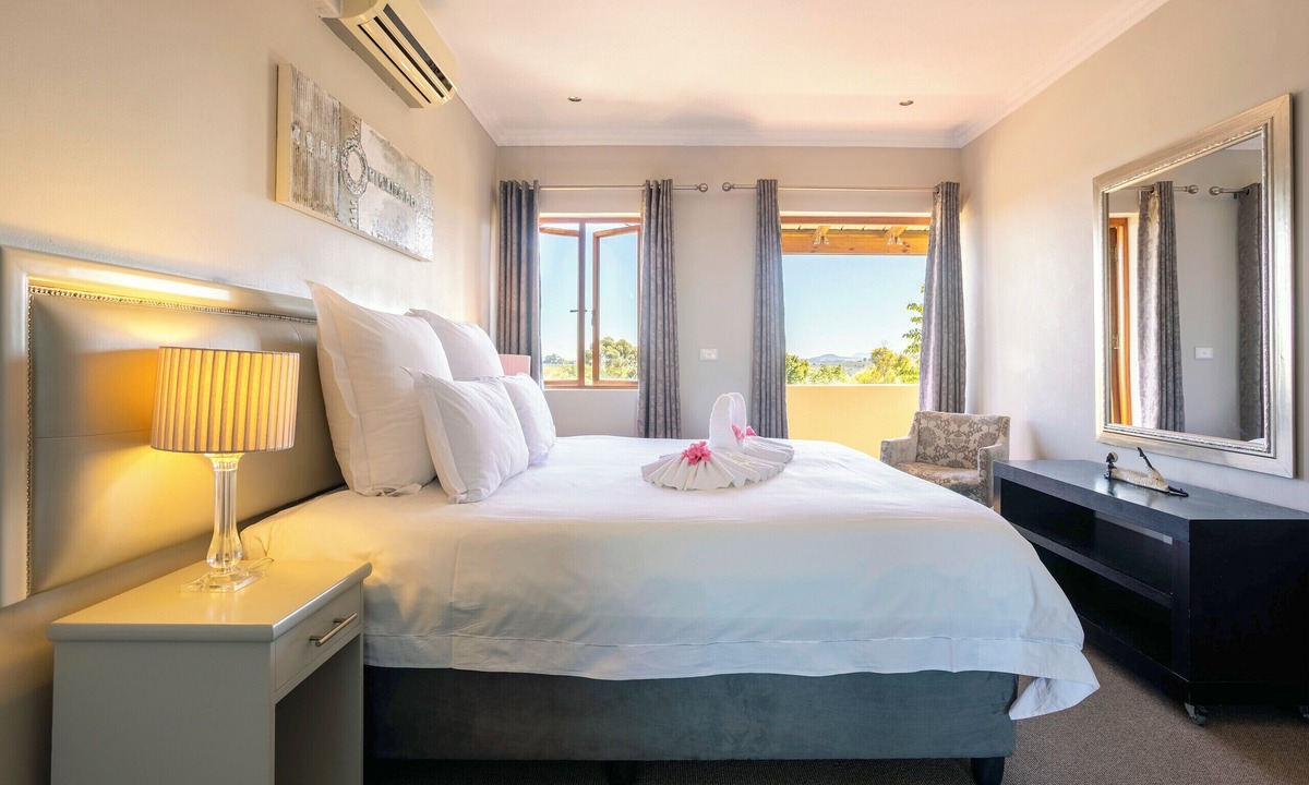 Koelenhof Cabin | Devonvale Golf & Wine Estate
