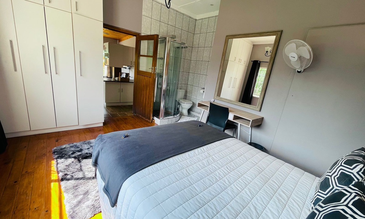 Komani House | Madeira Bed