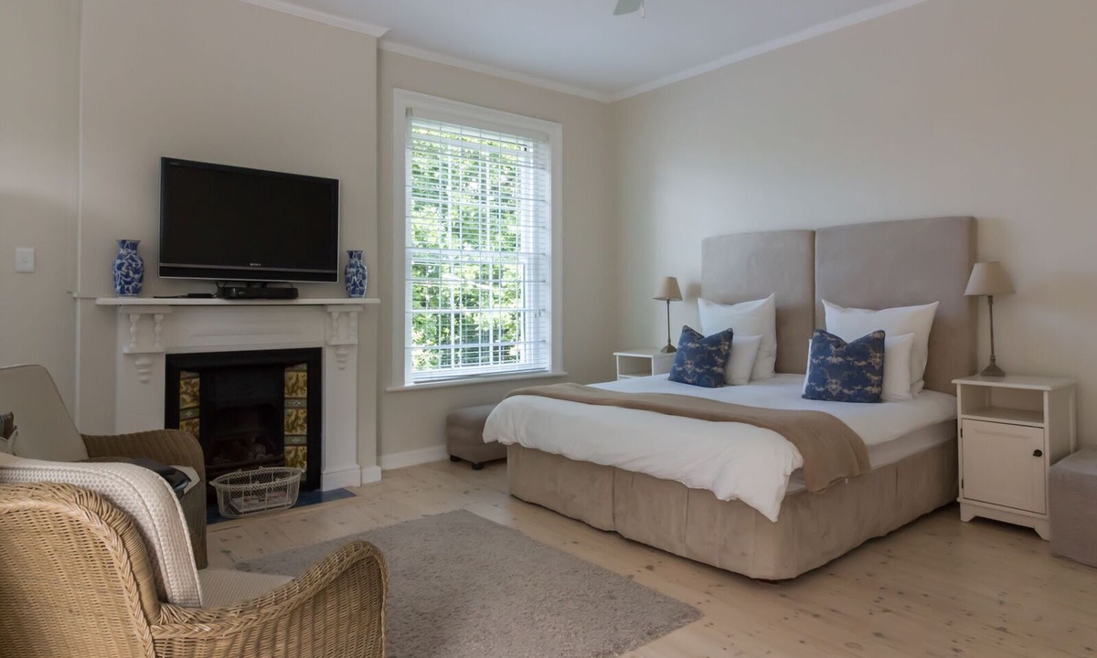 Rondebosch Bed & Breakfast | Sandown Lodge