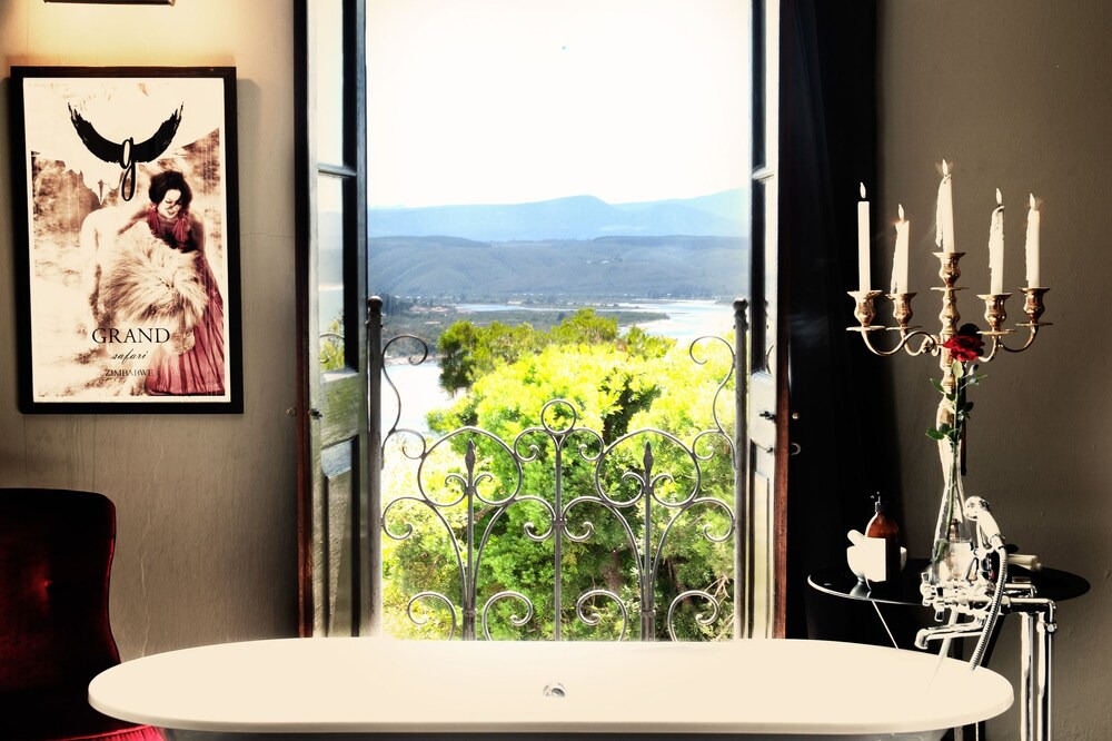 Plettenberg Bay Hotel | Grand Africa Rooms and Rendezvous