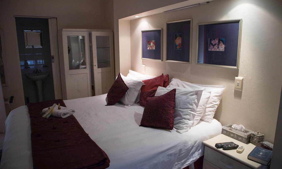 Beacon Bay House | On-the-Summit Lodge & Conference Venue