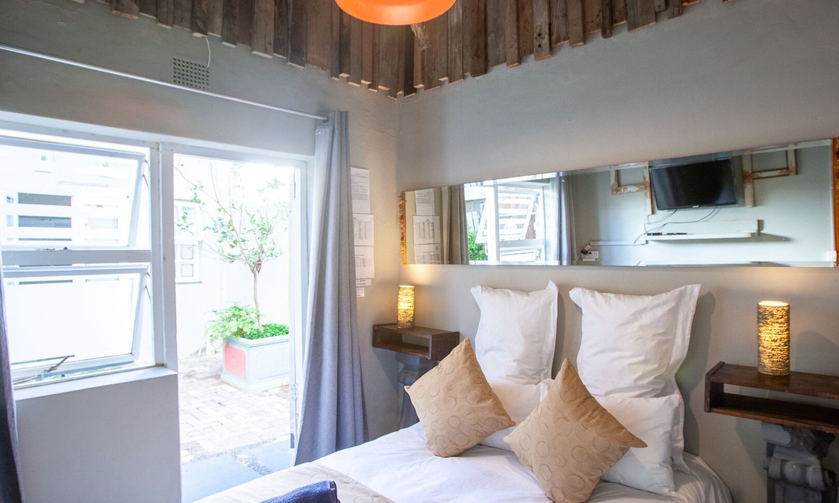 Strand House | Bedrock Guest Studios