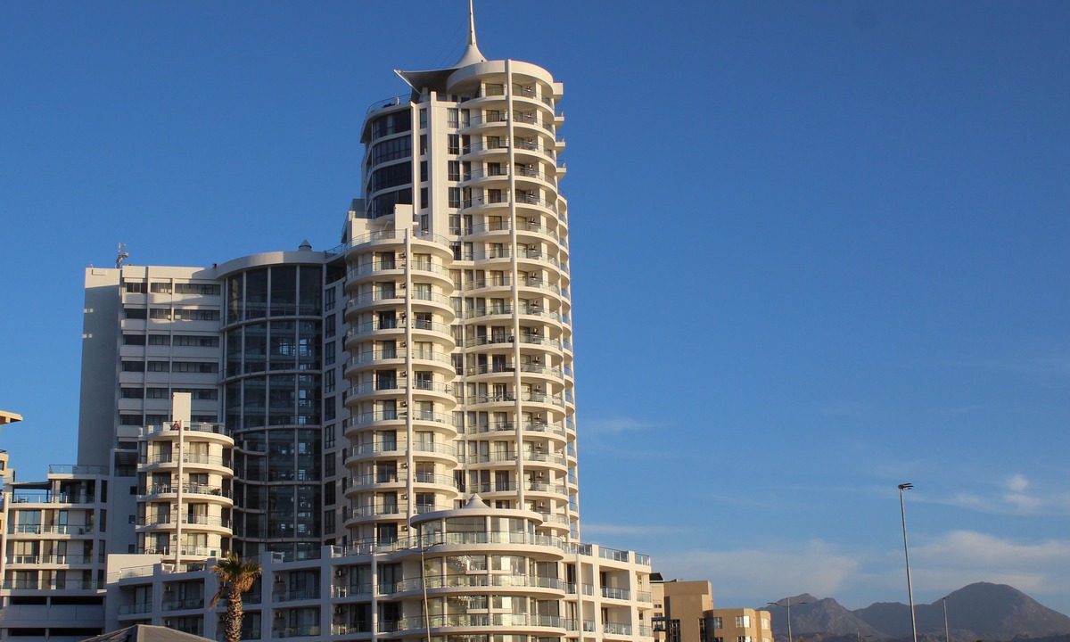 Strand Hotel | Hibernian Towers 505 Apartments