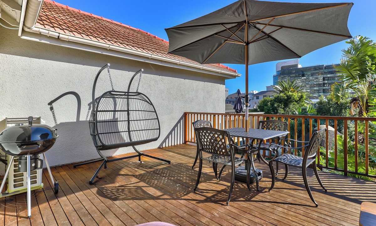 Sea Point Hotel | Planet Africa