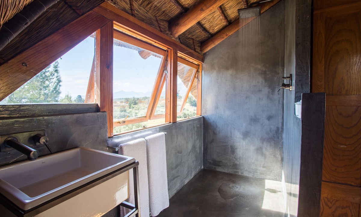 Wolseley Cabin | Mountain Cabin