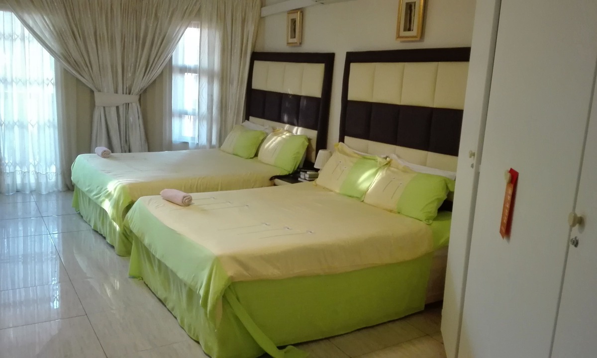 Daveyton House | Lapeng Village