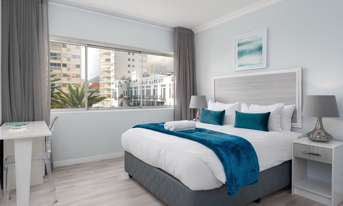 Sea Point Apartment | Saratoga 304