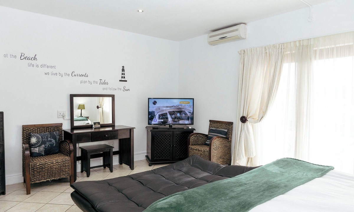 Port Edward Hotel | The Edwardian