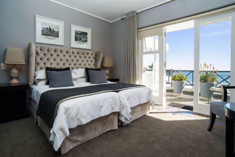 Camps Bay Hotel | Place on the Bay Self-Catering
