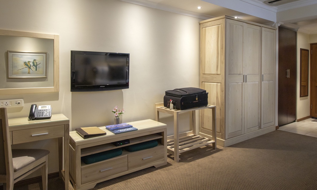 Constantia House | Glen Avon Lodge Boutique Hotel