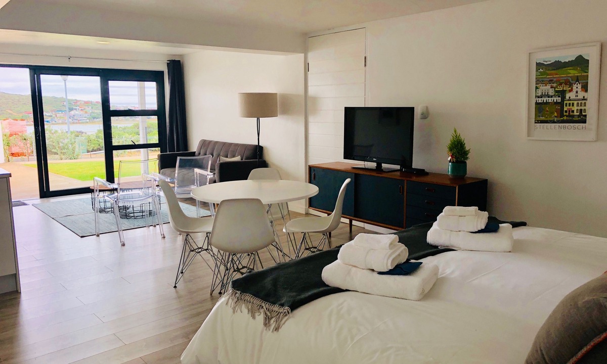 Still Bay House | Karee Manor Guesthouse