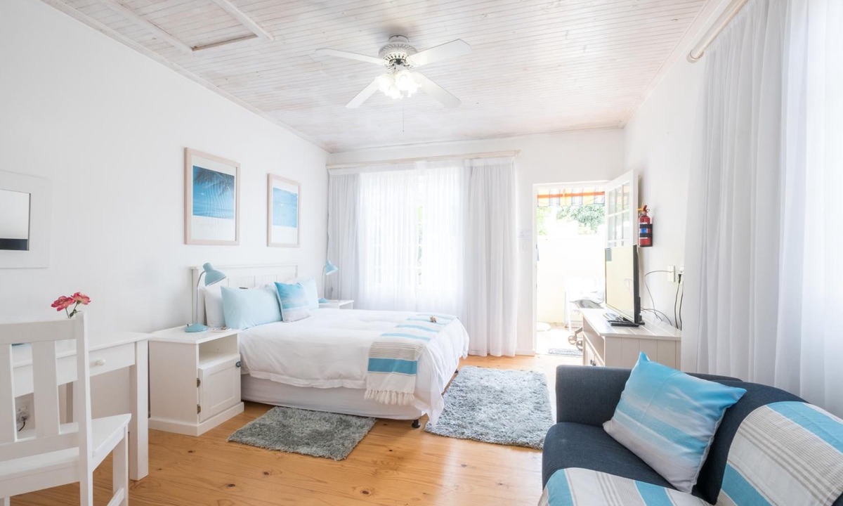 Port Elizabeth House | On The Bay B&B