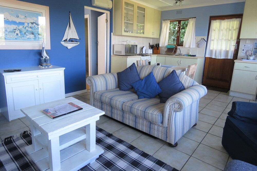 Old Place Apartment | Footprints of Knysna