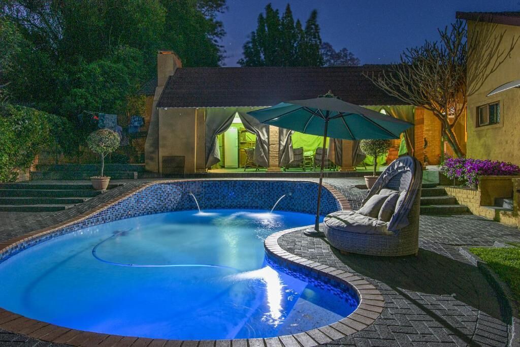 Newcastle Hotel | The Tuscan Garden Guesthouse