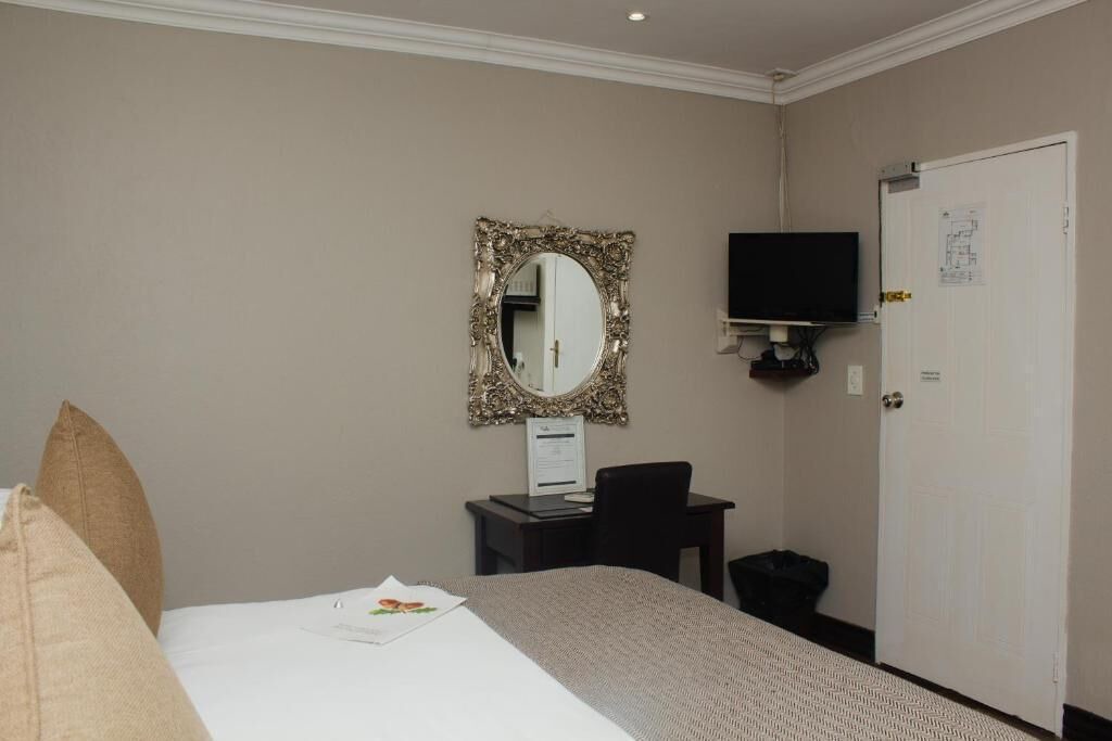 Greater Johannesburg Metropolitan Area Bed & Breakfast | Oaklands inn and Conference centre