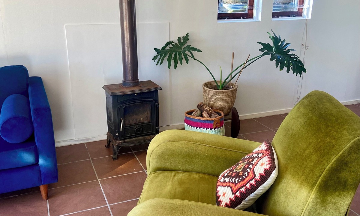 Knysna Cabin | Peaceful Nature Lover's cabin with WiFi and a retro caravan
