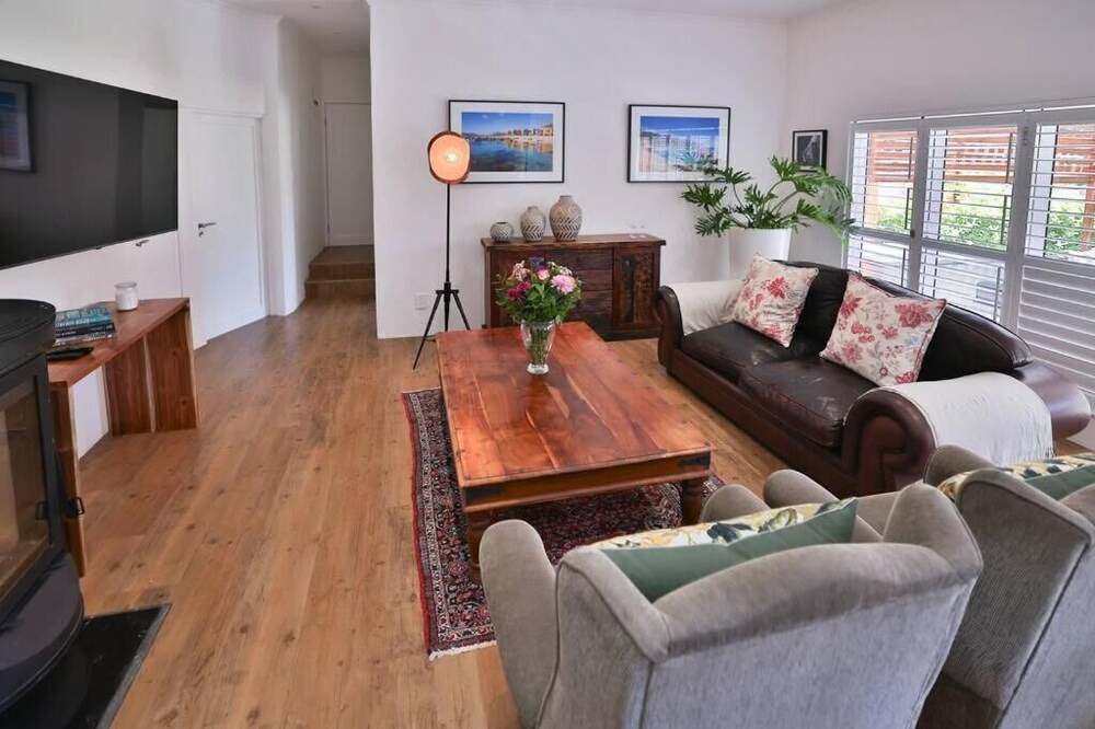 Belville Apartment | Garten Wohnung mit Pool