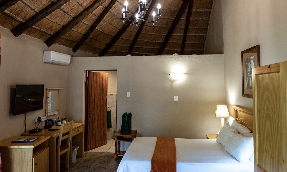 Hluhluwe Cabin | Gooderson Dumazulu Lodge & Traditional Village