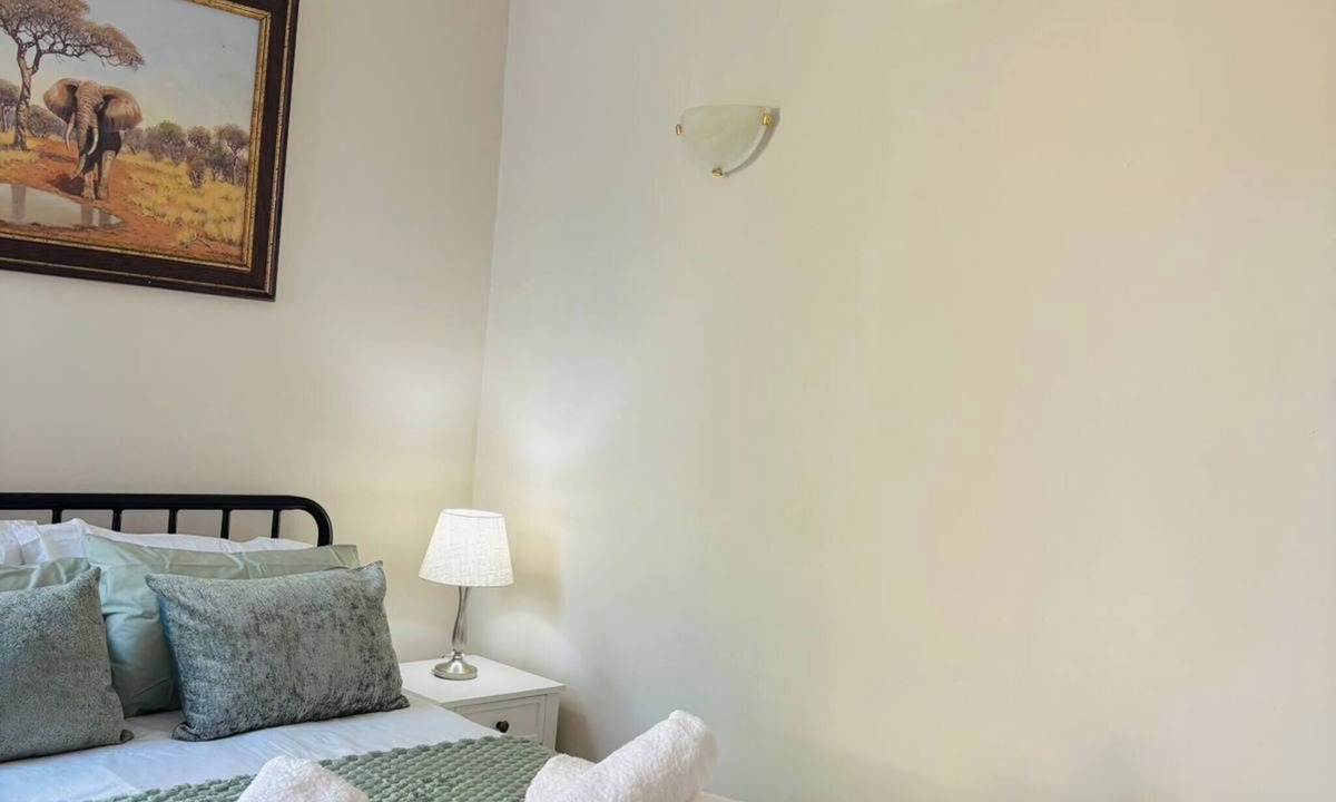 Drakenstein Apartment | Serene Air-conditioned Flatlet in Central Wellington