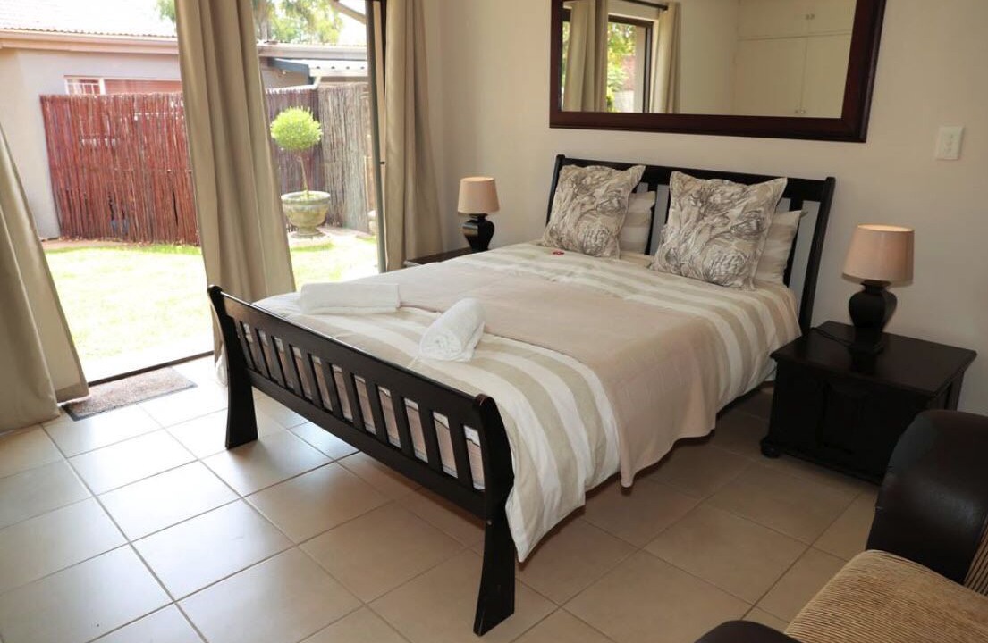Kempton Park House | Big 5 Guest House