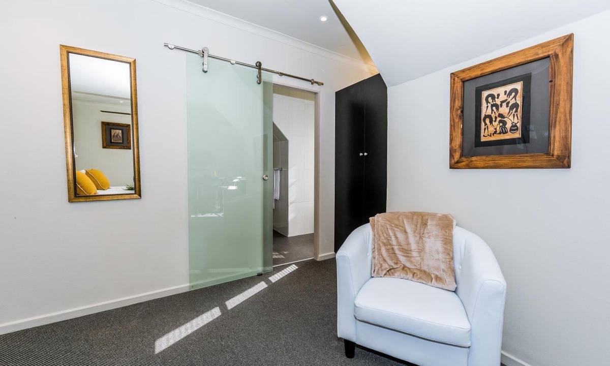 Durbanville House | Le Petit Chateau