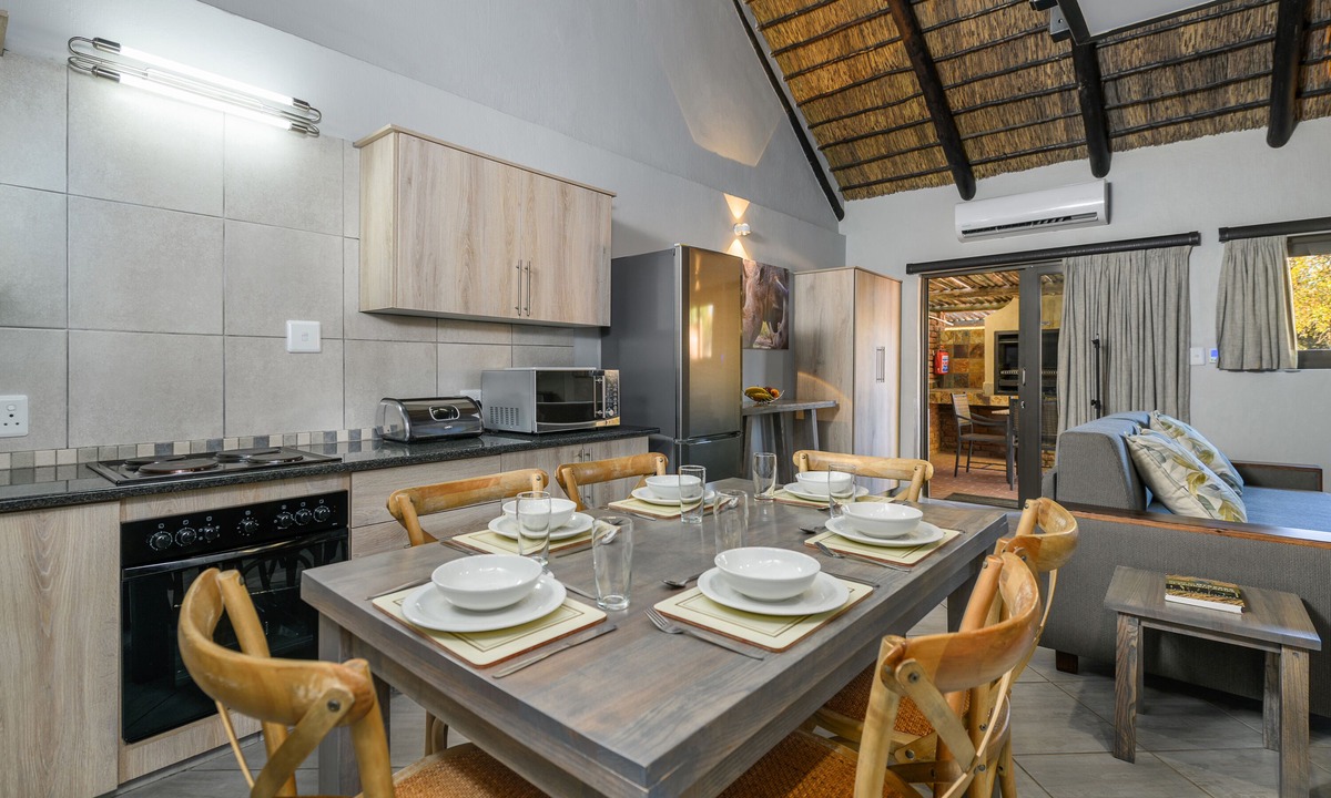 Madibeng Apartment | Dikhololo