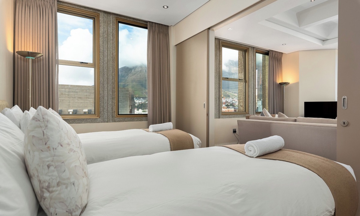 Cape Town City Centre Apartment | Modern & Open 2BR with Table Mountain & Lions Head Views