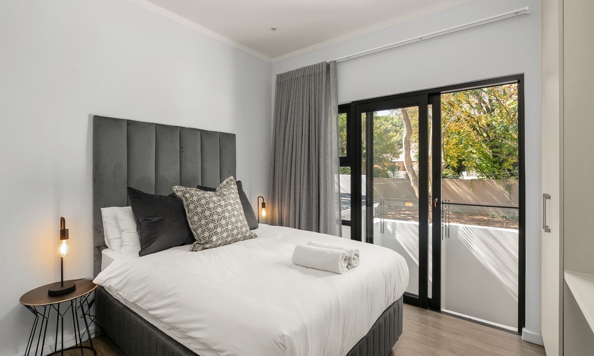Greater Johannesburg Metropolitan Area Apartment | Luxury | Brand New | 2 Bed | Rosebank