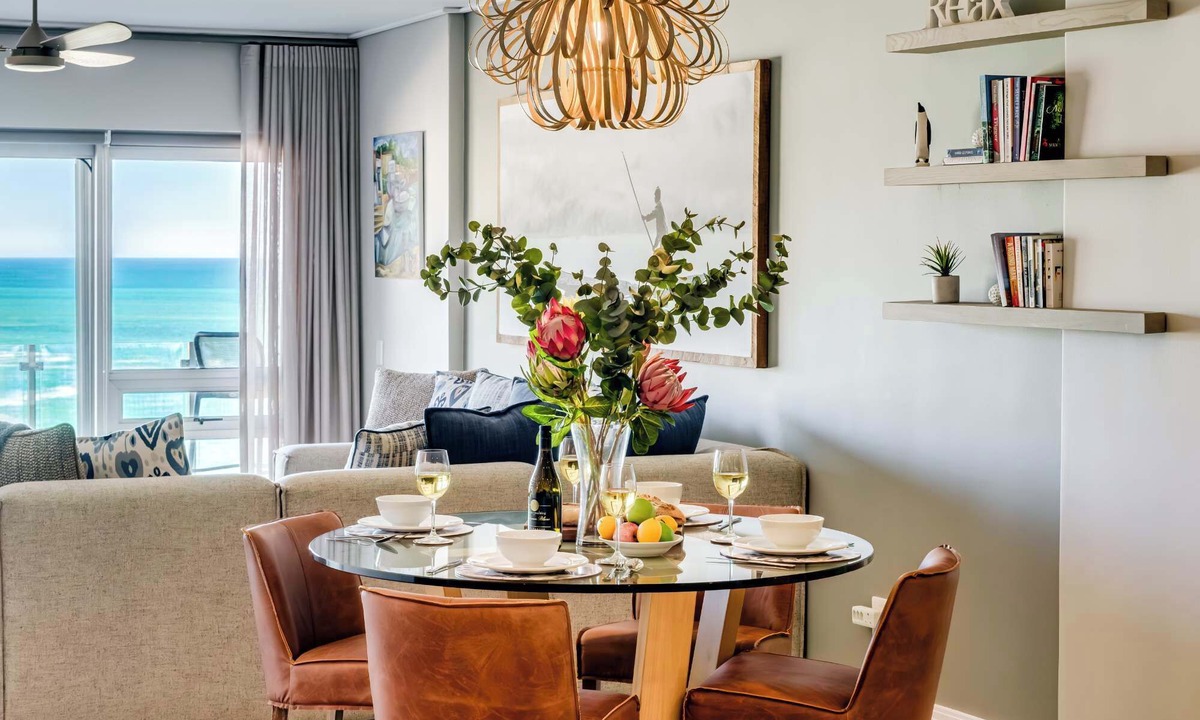 Clifton Apartment | Incredible Clifton Apartment w 180 Sea Views Dunmore Blue