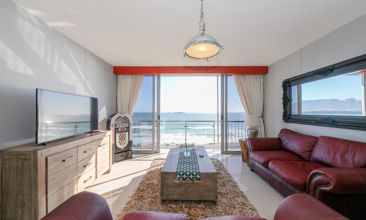 Bloubergstrand Apartment | Luxury Unit with iconic breathtaking views of Table Mountain & Robben island.