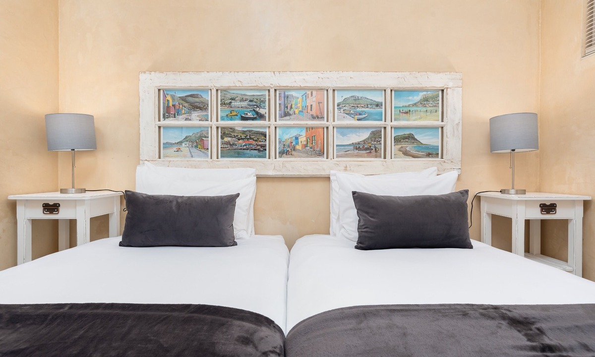 Mouille Point Apartment | Sunny and Warm Apartment | Great Location | DSTV