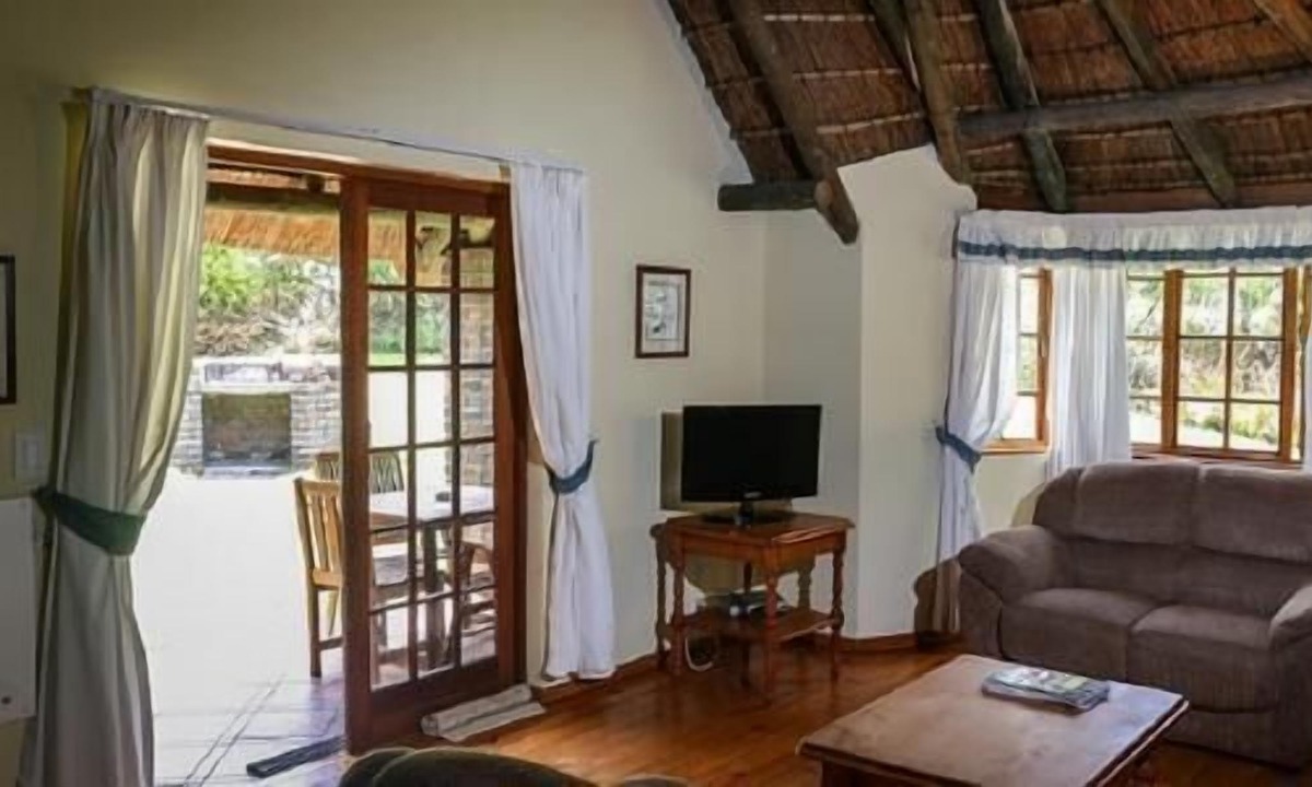 Buffalo Hills Game Reserve Cottage | Coral Tree Cottages