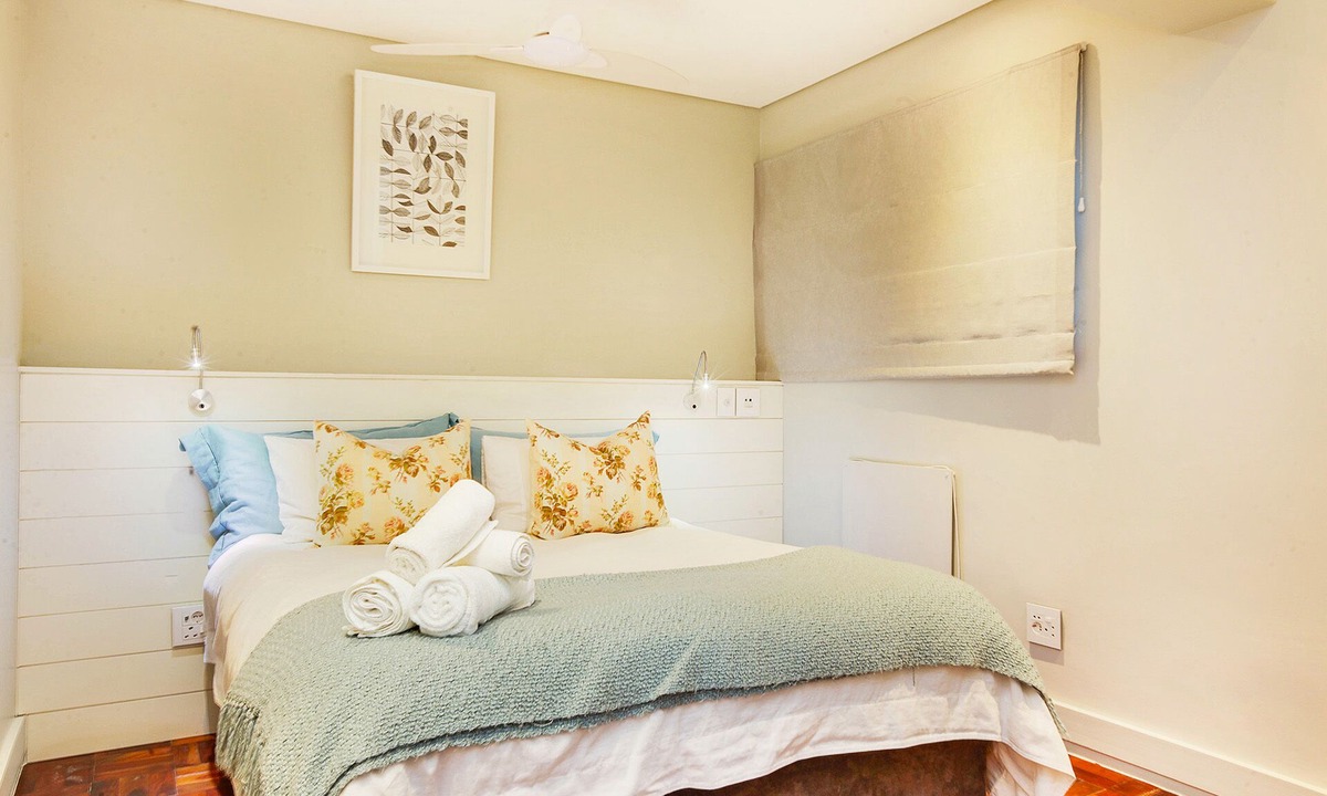 Sea Point Apartment | Backup Powered Stunning Panoramic Ocean View Apartment on the Promenade