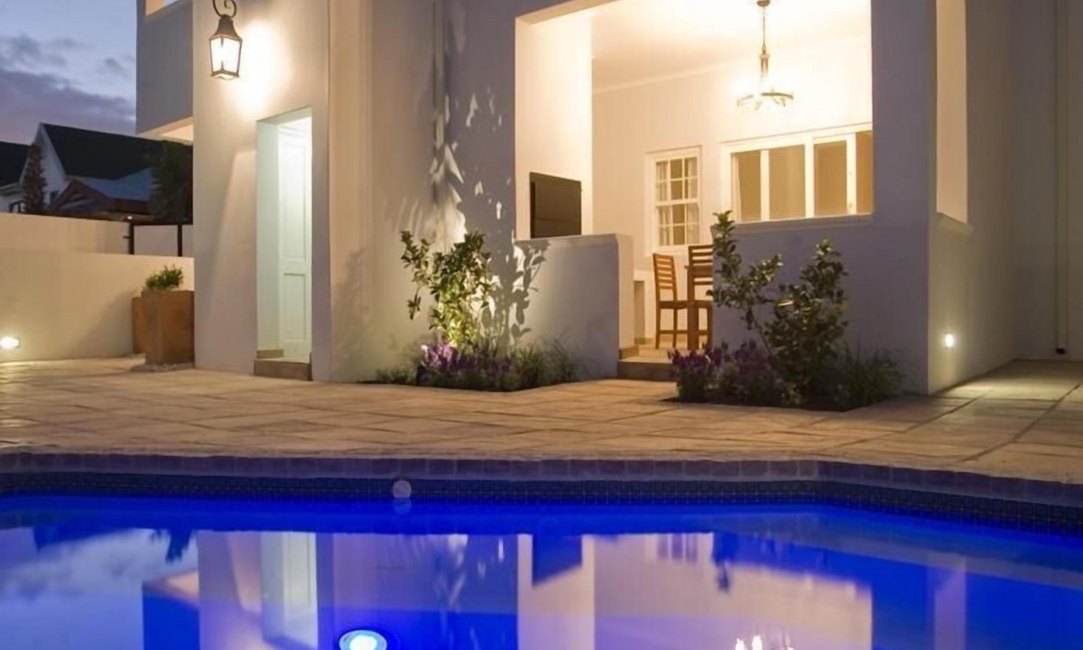 Westcliff Apartment | Kenjockity