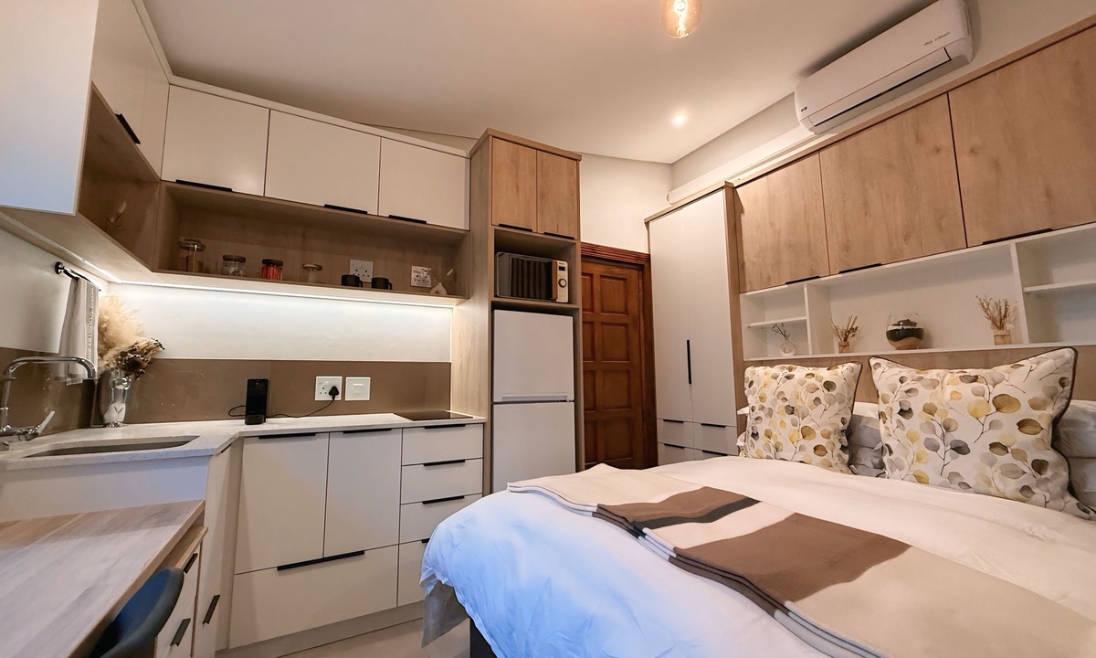 Three Anchor Bay Apartment | Three Anchor Heart