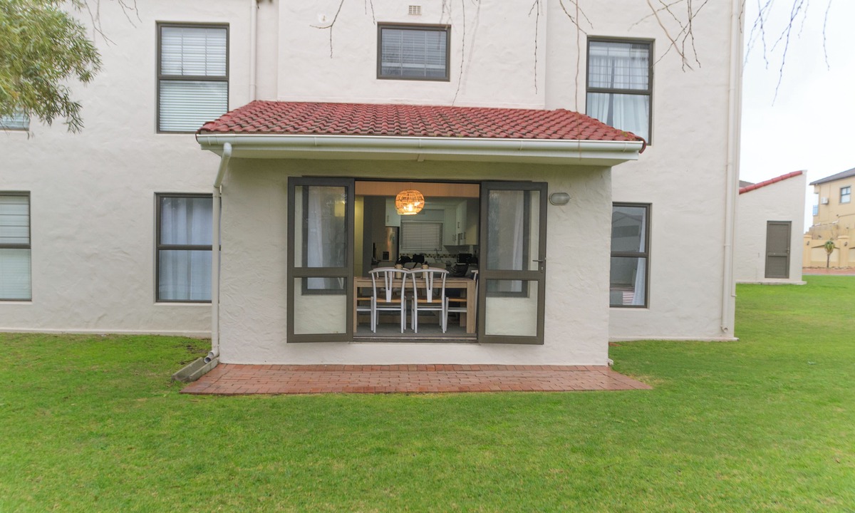 Strand Apartment | Beautiful 3-bedroom apartment in welcoming Cape Town neighborhood