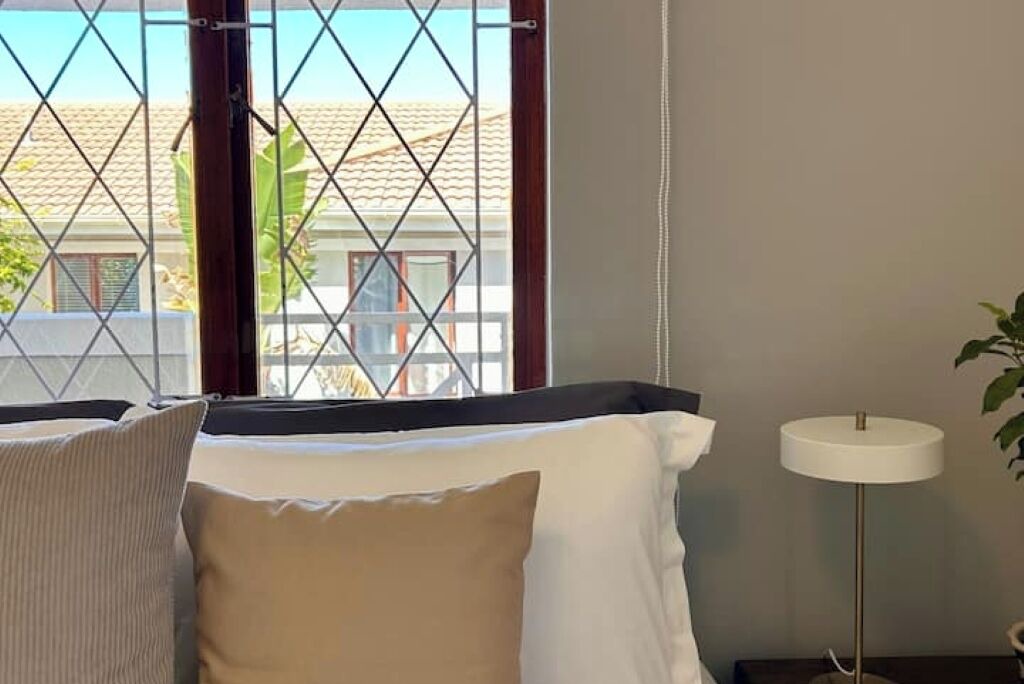 Kalk Bay Apartment | Kalk Bay Secure Seaside Apartment