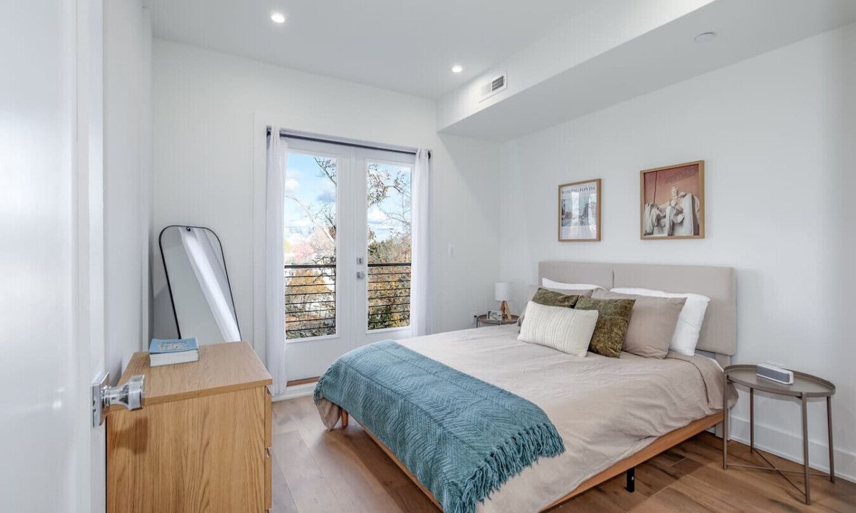 Southeast Hotel | 2BR Capitol Hill Apt w/Balcony - 3 Min to Metro!