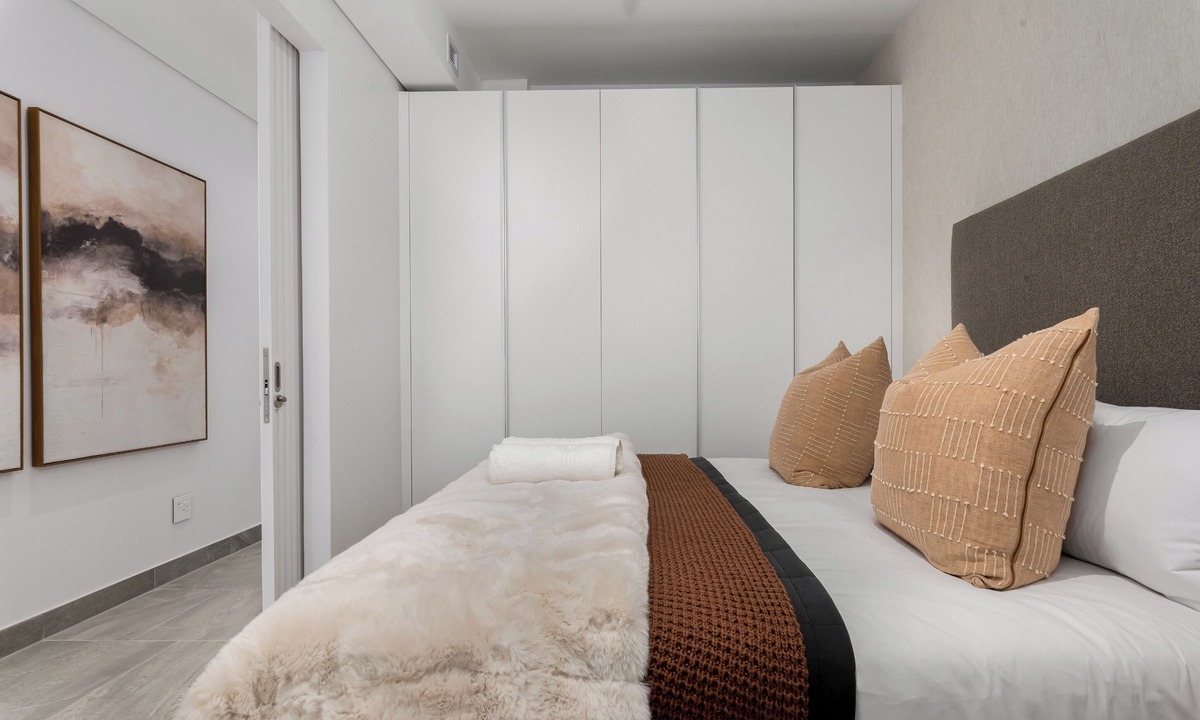 Cape Town City Centre Apartment | Modern Designer One Bed Apt | City and Harbour Views