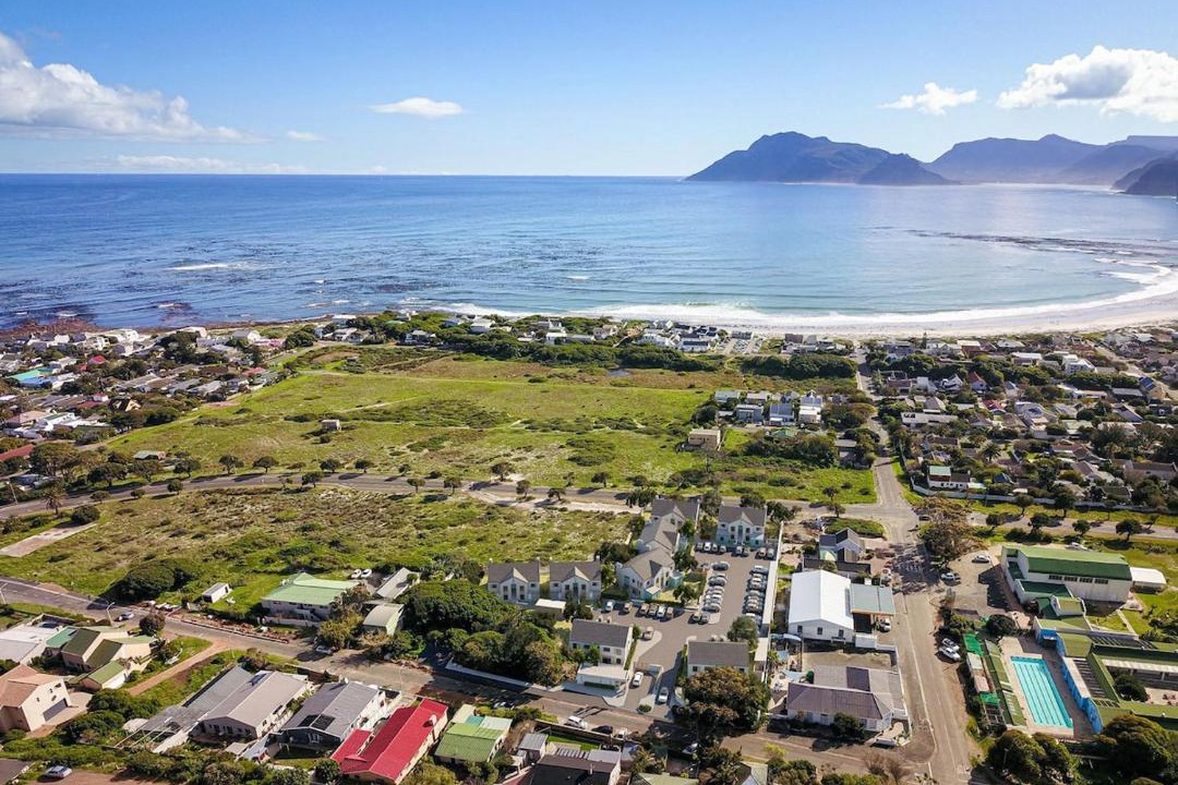 Kommetjie House | Brand New Coastal Apartment 5 Min Walk to Beach in a Secure Gated Complex