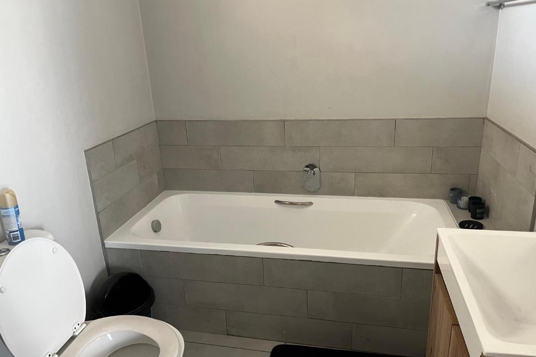 Lombardy Estate Apartment | Igrow