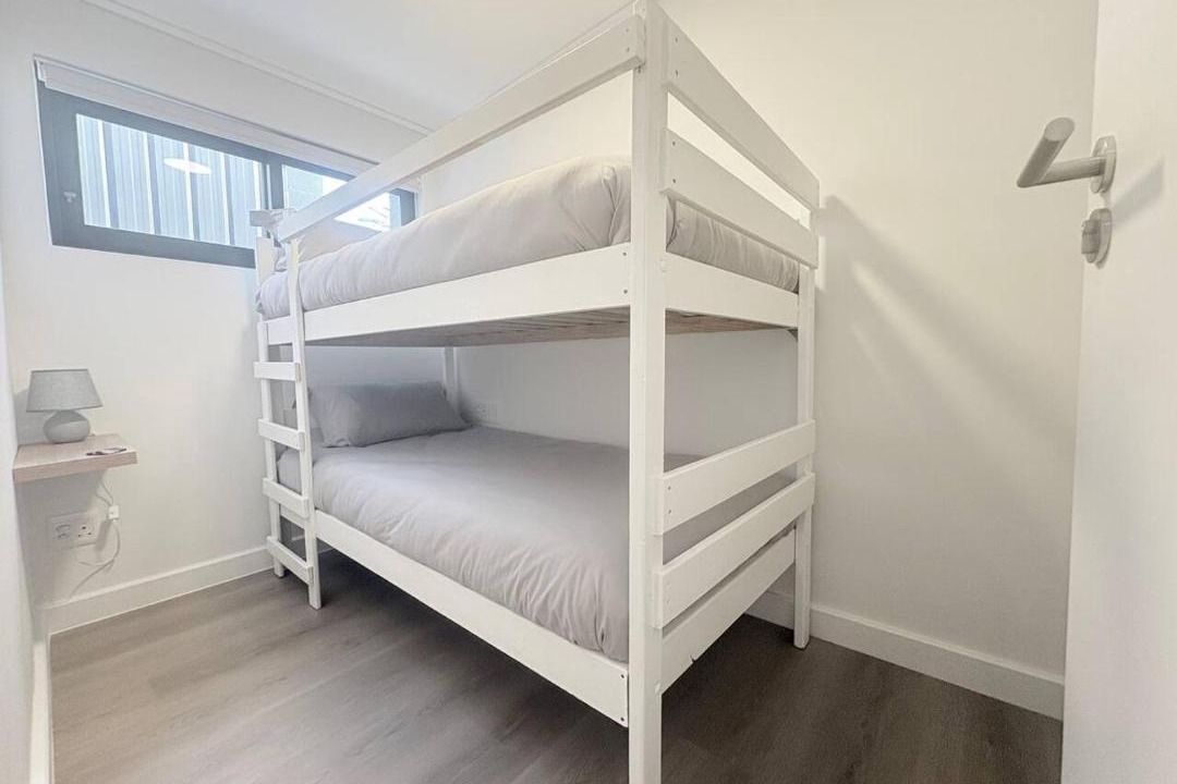 Hermanus City-Centre Apartment | Peace of Mountain - Cozy 2 Bedroom family apartment with Mountain View