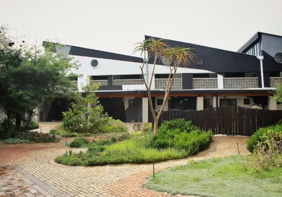 Downtown Johannesburg Apartment | My Jozi central studio - Maboneng
