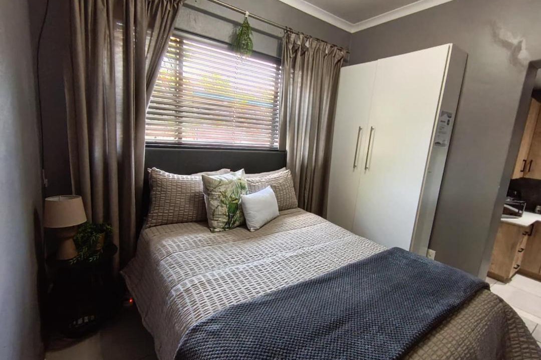 Rooihuiskraal Apartment | J & M Elegant Escape 1