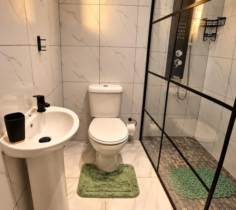 Croydon Apartment | 5star check in Pool Access 1BR luxury Kempton Park