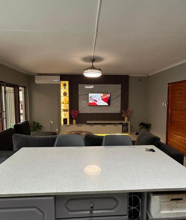 Uvongo Apartment | TinasRose
