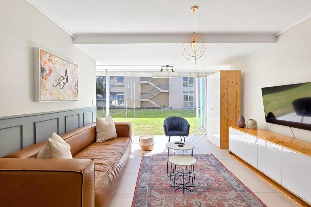 Lagoon Beach Apartment | Lagoon Beach 2BR Pool, Parking, Spa Nearby