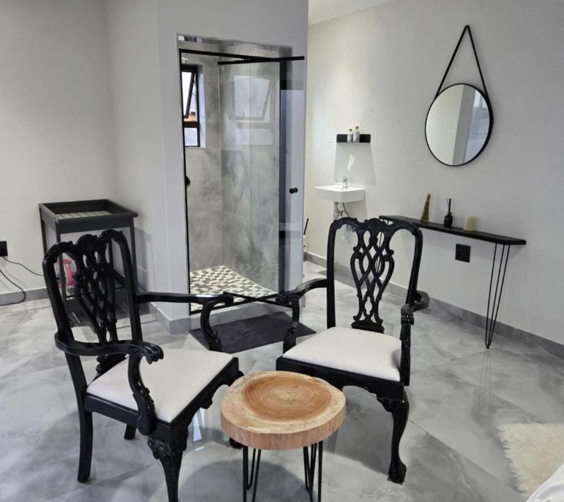 Zwartkop House | Cjabaledi Private Guesthouse